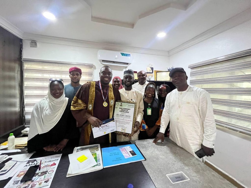 NANS Honours Mr. Henry Abutu with the “Icon of Innovative Enterprise and National Development” Award 2 NANS Honours Mr. Henry Abutu with the “Icon of Innovative Enterprise and National Development” Award